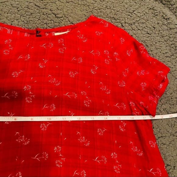 Copper Key Small Shortsleeved Top Button Back - Picture 6 of 10